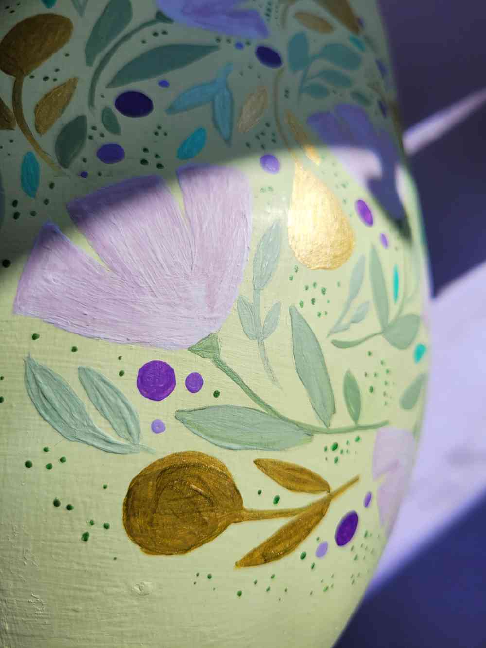 naturprodukt kremationsurne lila gold
